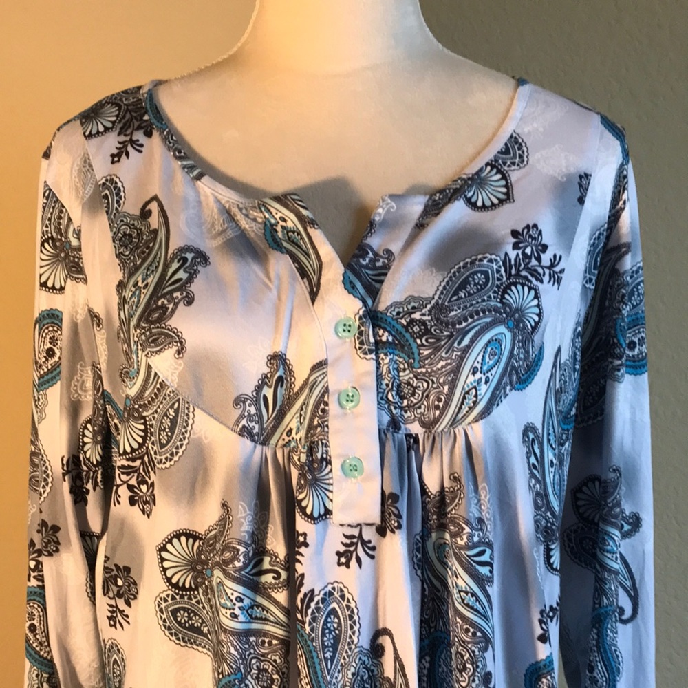 White & Gray Long Sleeve Paisley Tunic